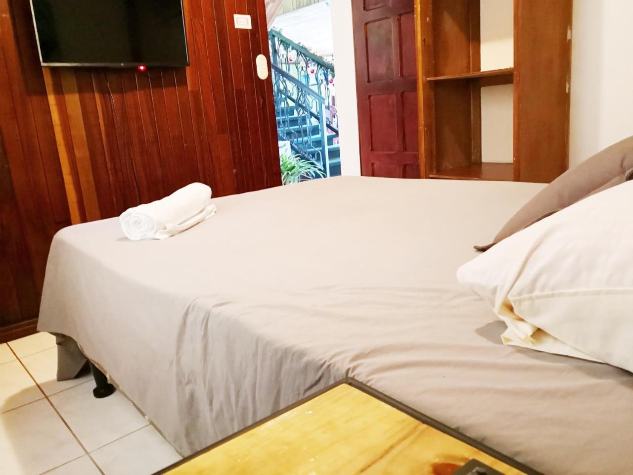 Bed and Breakfast Vida Tropical Алахуела Екстер'єр фото